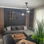 Valencia Gardens Luxury نيسيبار