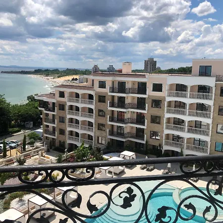 Valencia Gardens Luxury * Νεσέμπαρ