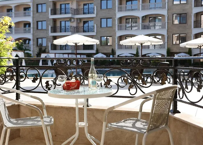 Valencia Gardens Luxury Διαμέρισμα Νεσέμπαρ